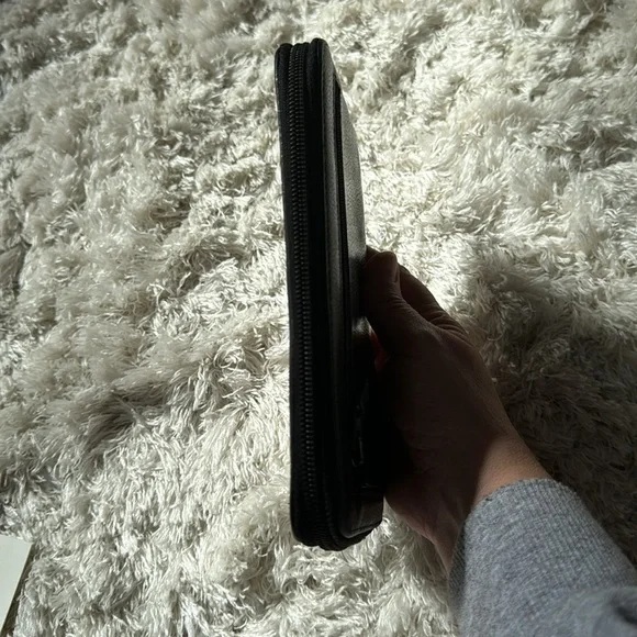 Black Chanel caviar leather long zip wallet - Picture 8 of 12